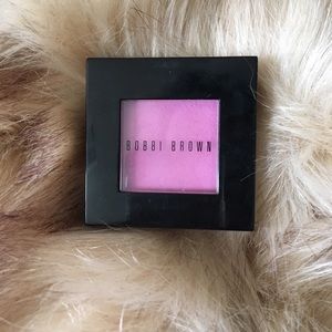 Bobby Brown Blush I’m pale pink